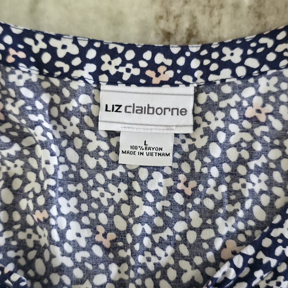 Liz Claiborne | Navy Floral Lace-Up Flutter Sleeve Top - Picture 6 of 6